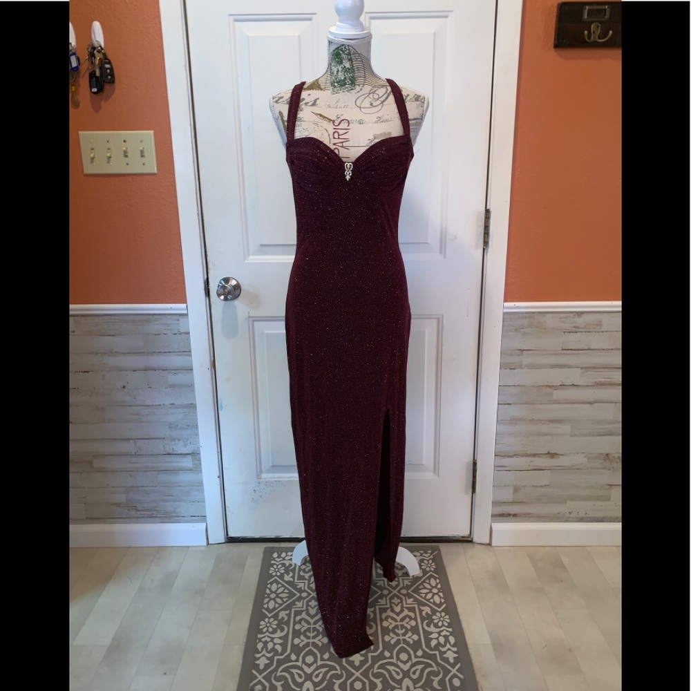 Pretty Faviana New York High Slit Evening Gown💕